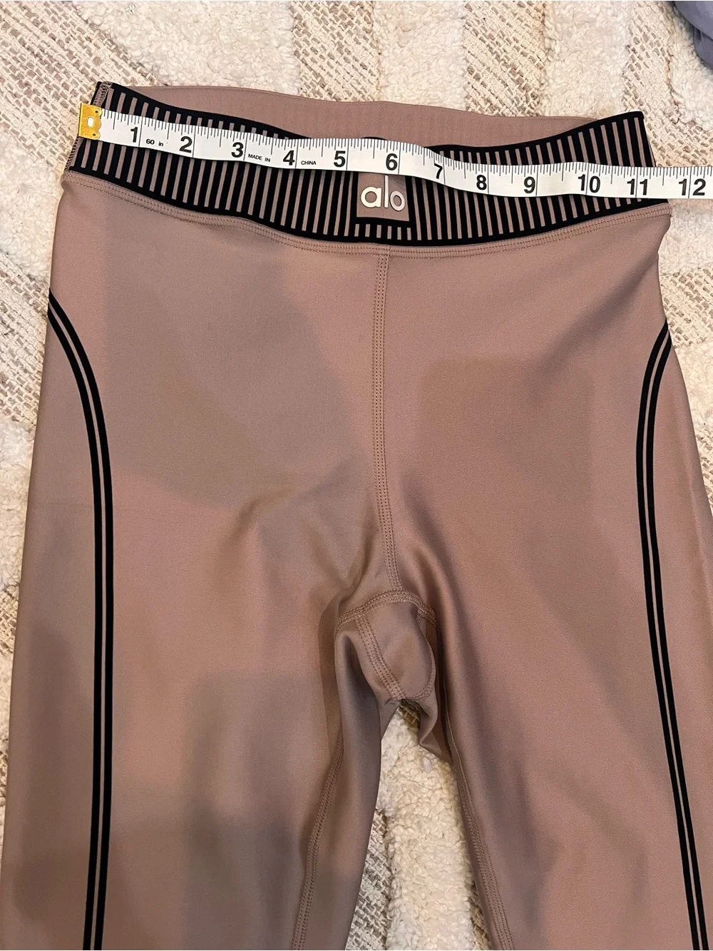 ALO Yoga Airlift Line up 7/8 Taupe Legging Black Velvet XXS New w/o Tags!!
